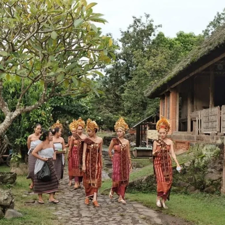 Traditional gringsing weaving in Tenganan Village, East Bali