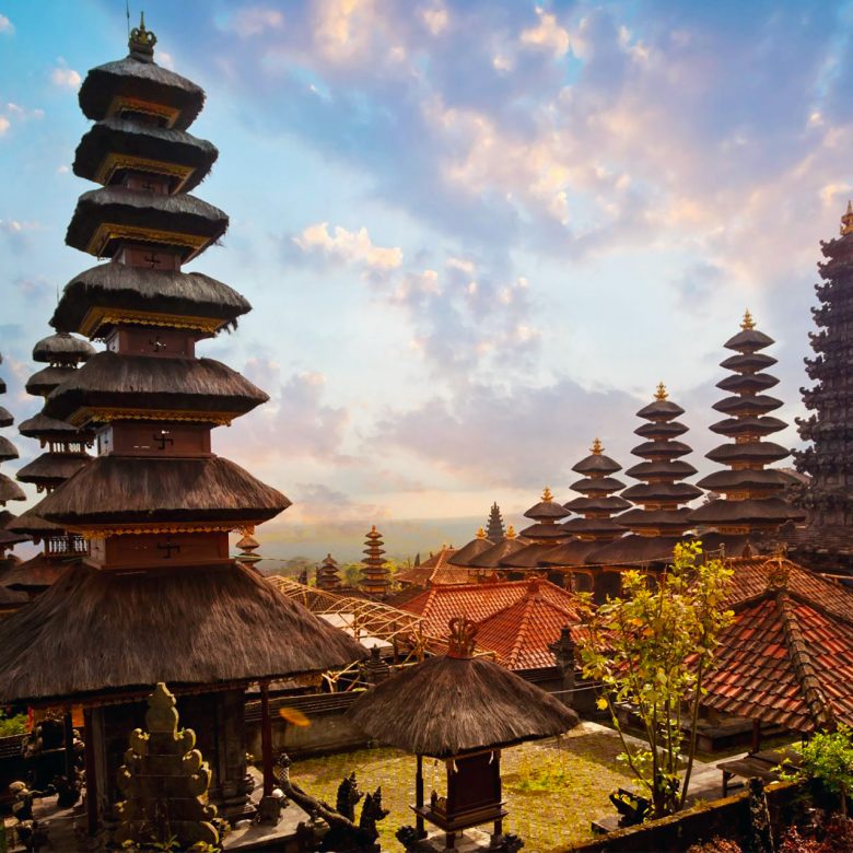 paket-tour-ke-pura-besakih-bali-1920